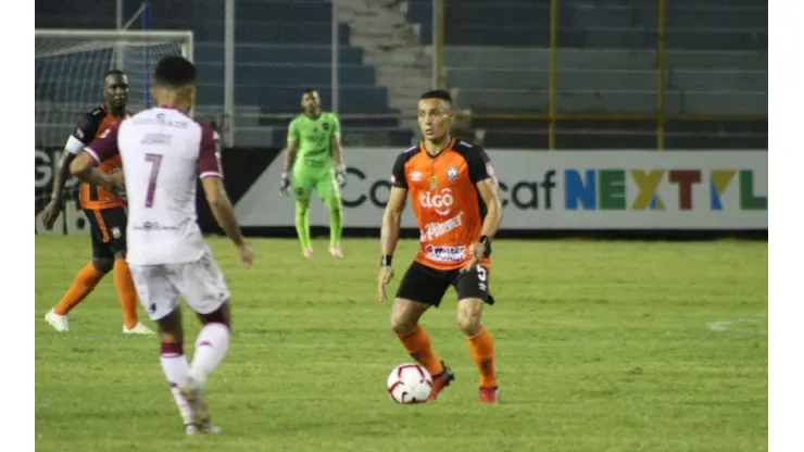 Águila vendió cara su eliminación ante Saprissa