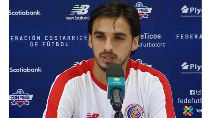 Bryan Ruiz explica la razón por la que sigue en el Santos