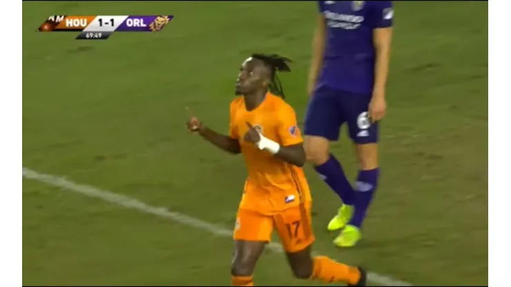 Alberth Elis anota en victoria del Houston Dynamo