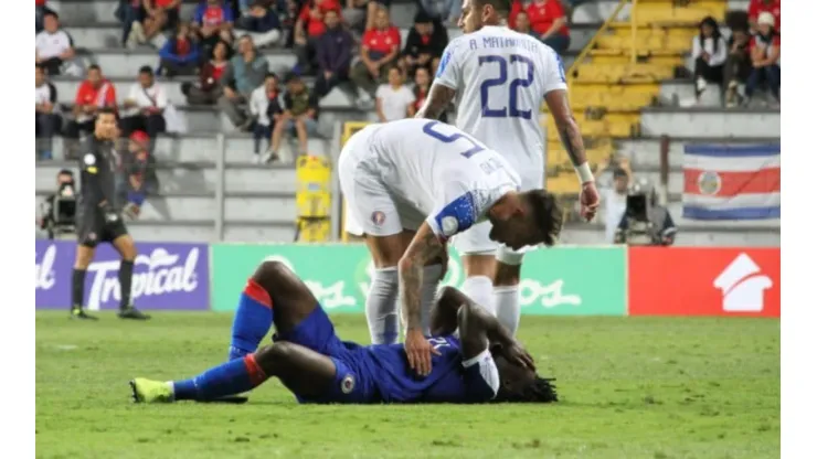 Costa Rica volvió a decepcionar, pero se clasificó con un empate 1-1 contra Haití