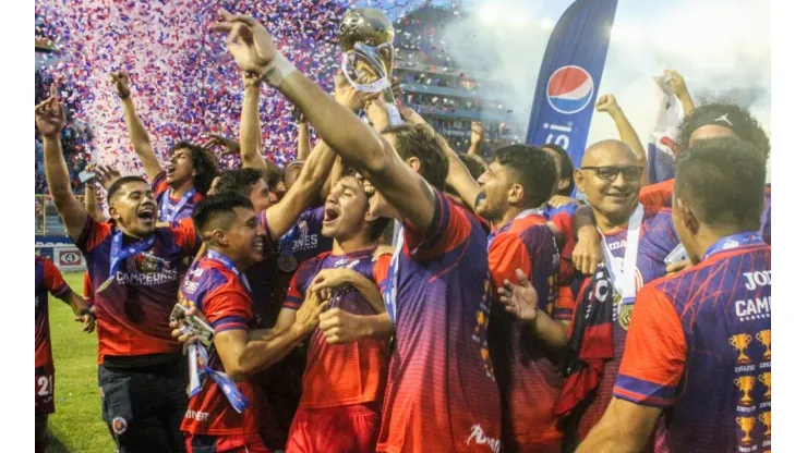 FAS vuelve a ser campeón en El Salvador
