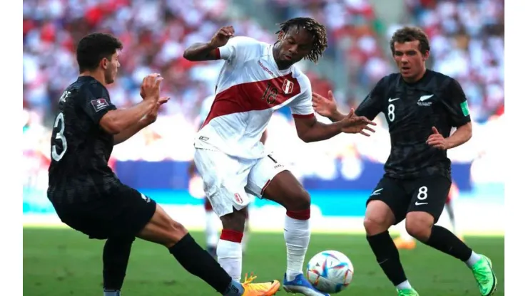 Nueva Zelanda pierde ante Perú previo al repechaje ante Costa Rica.
