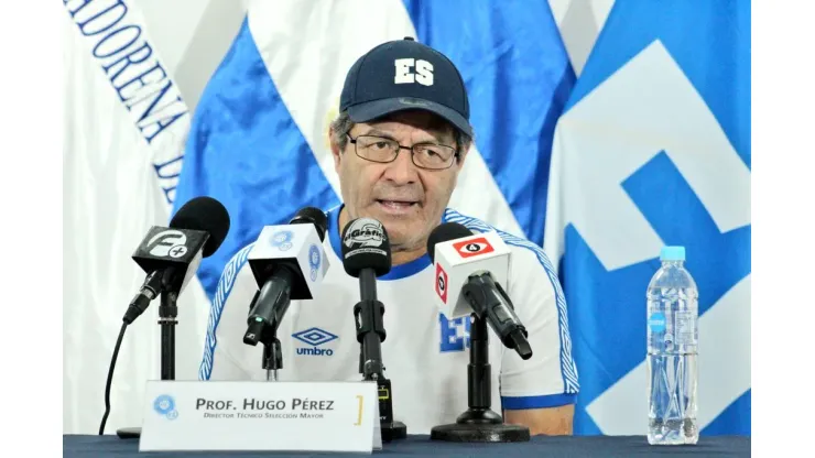 Lapidaria advertencia de Hugo Pérez en la Selección de El Salvador 