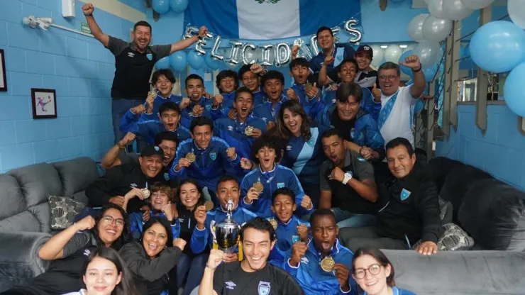 La Selección Sub-15 de Guatemala tuvo un gran recibimiento (Andrés ADF)
