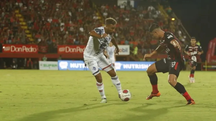 ¿Qué pasa si hay empate entre Alajuelense y Cartaginés?