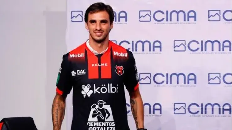 Alajuelense confirma la llegada de Bryan Ruiz
