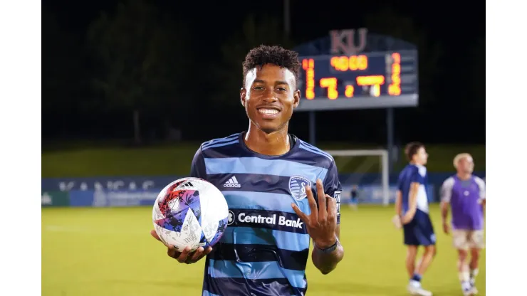 Alenis Vargas fue la figura con tres goles para el Sporting Kansas City II.
