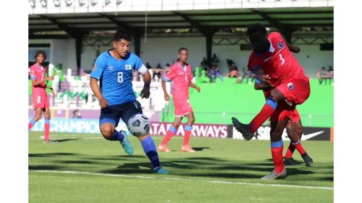 Futbolista salvadoreño estará aprueba en Alajuelense.
