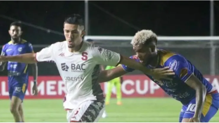 Universitario y Saprissa no pasan del empate
