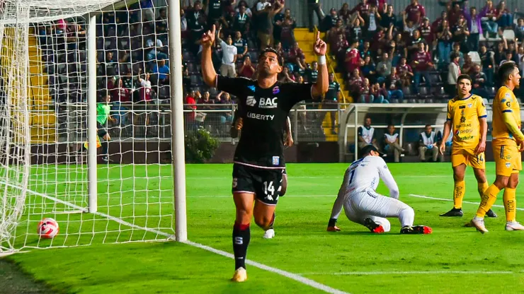 Saprissa goleó a Cobán Imperial en la Copa Centroamericana.
