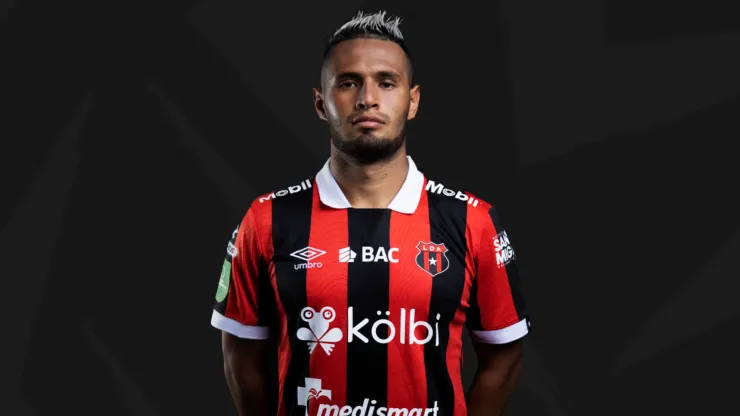 Alajuelense anunció la salida de Alex López.
