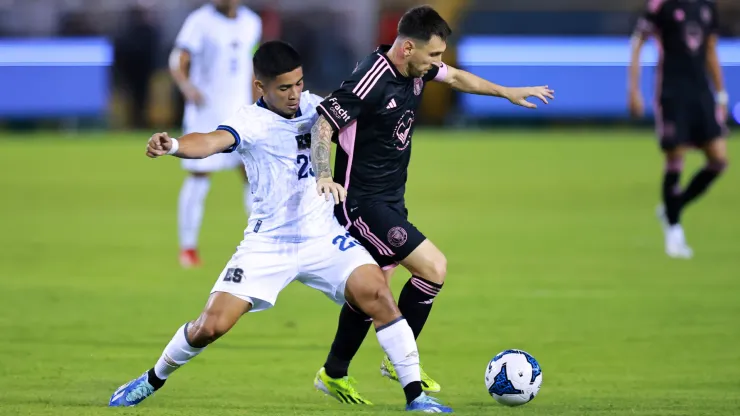 ¿Qué jugador de El Salvador se quedó con la camiseta de Lionel Messi?
