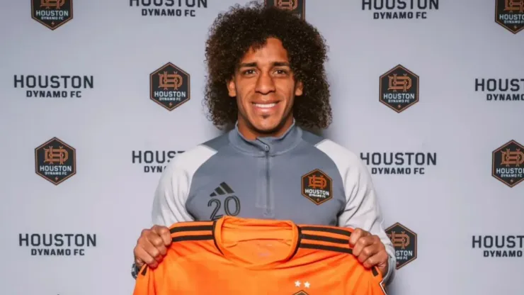 Carrasquilla renovó con Houston Dynamo
