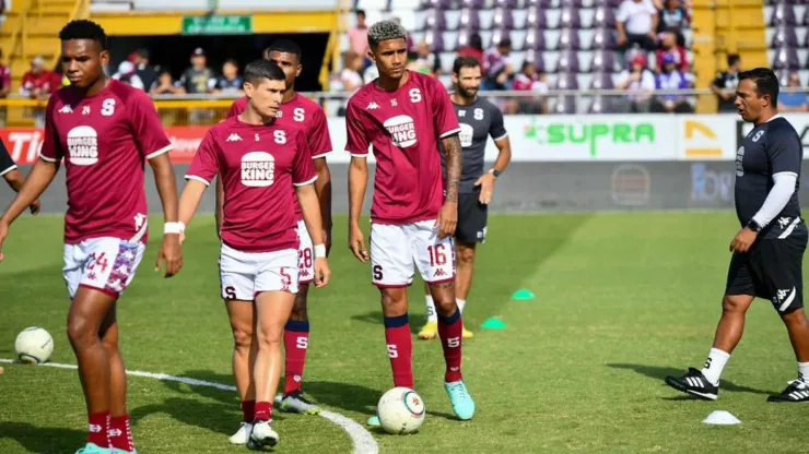 Eduardo Anderson es criticado en Saprissa
