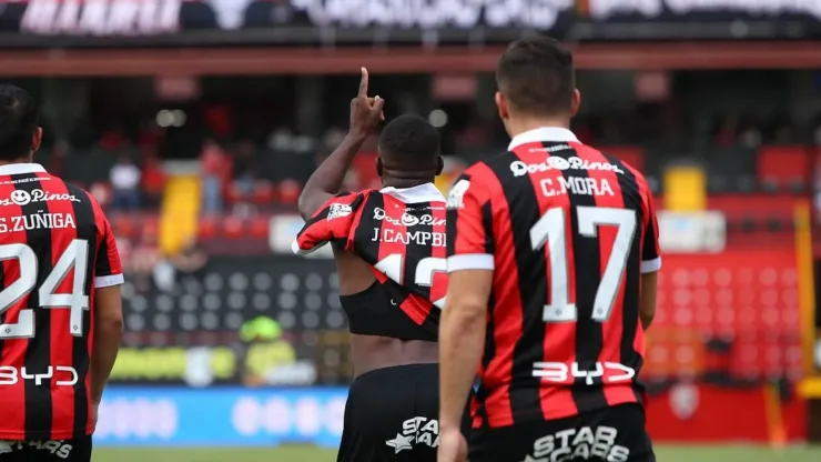 Posteo de Joel Campbell que enciende las redes contra Saprissa