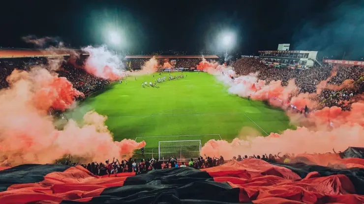 Internan a ídolo de Alajuelense