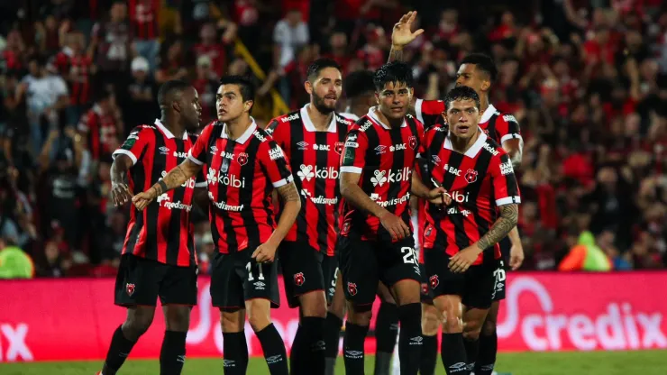 Alajuelense quiere romper el mercado con un refuerzo europeo