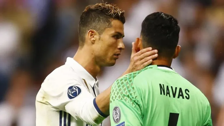 Cristiano le da la espalda a Keylor Navas