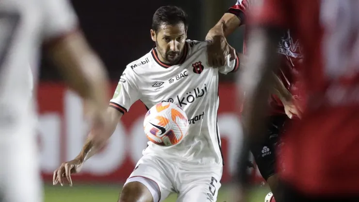 La foto de Borges que incomoda a la dirigencia de Alajuelense