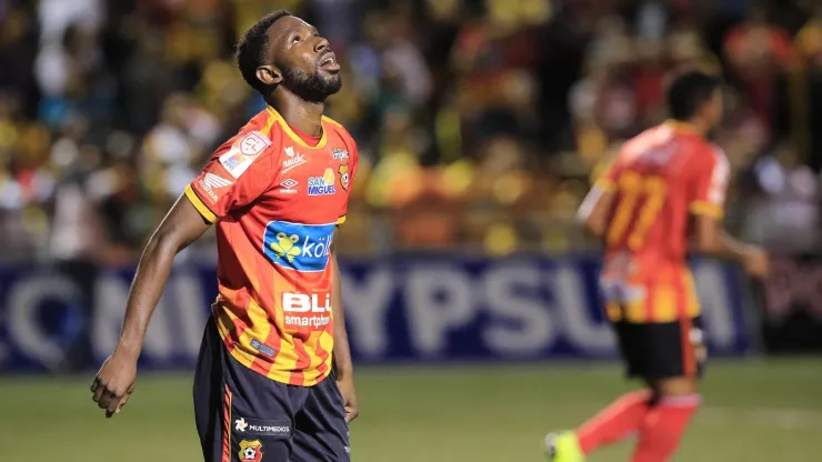 Fuller ya no jugará en Herediano y muchos lo quieren.
