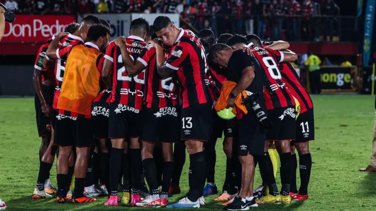 Alajuelense se sigue armando.
