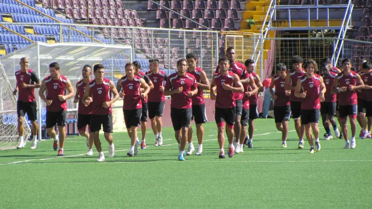 Fue campeón con Saprissa, lo creían retirado y ahora enfrentaría a su ex club