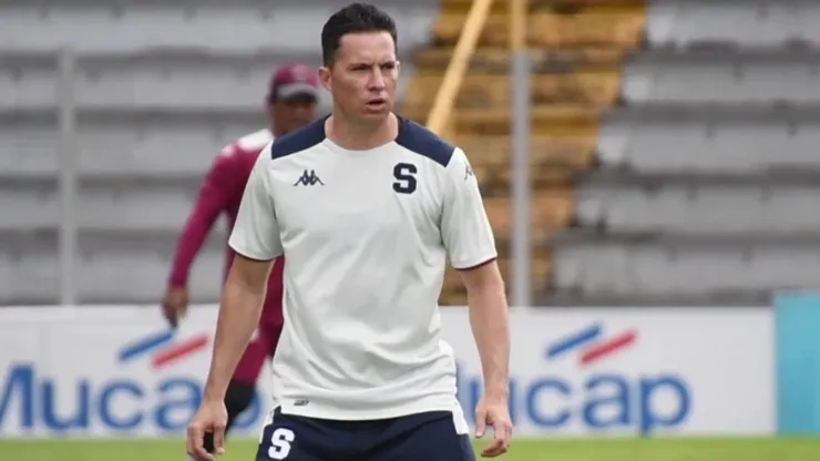 Bryan Oviedo ilusionó a toda la afición de Saprissa.
