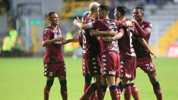 Saprissa revela cómo trabaja en fichar otra leyenda.
