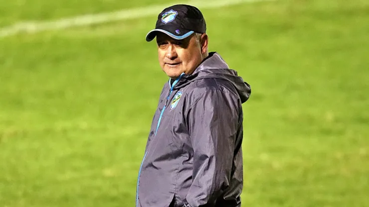 Willy Olivera, DT de Comunicaciones. 
