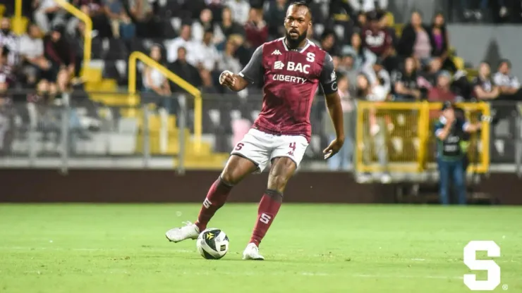 Kendall Waston deja atónito a Saprissa y Costa Rica.
