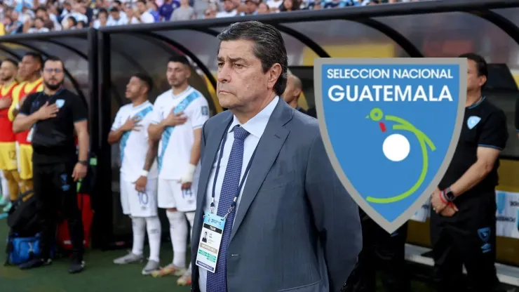 Tena en el banco de Guatemala como seleccionador.
