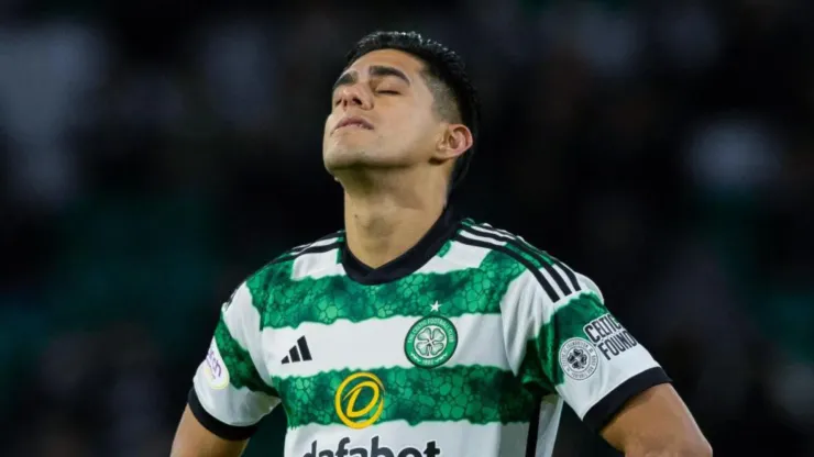 El delantero del Celtic no sumó minutos en el partido ante Borussia Dortmund.
