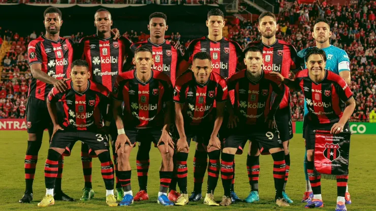 Alerta en Alajuelense: una de sus figuras se retiró llorando