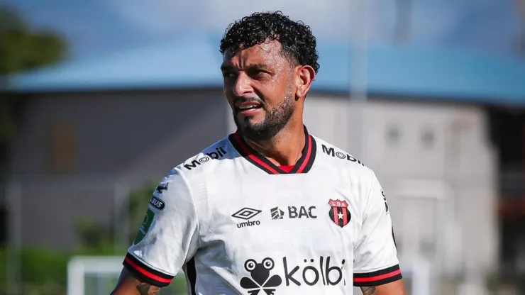 Su futuro está en Alajuelense: Michael Barrantes se muestra muy cerca del equipo de Guimaraes.
