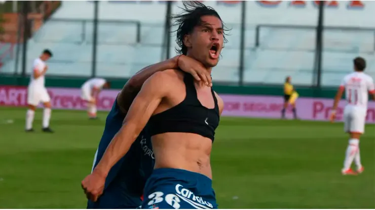 Flabian Londoño marcó dos goles con la camiseta de Arsenal.
