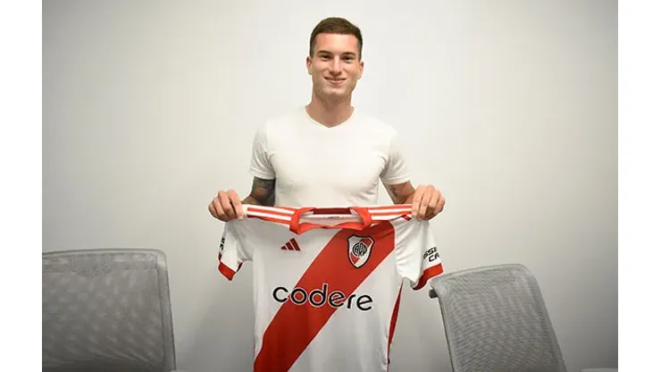 Serrago renovó con River. (Foto: Prensa River).
