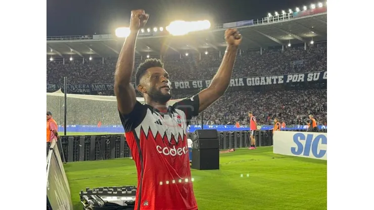 Borja celebra su gol a Talleres.
