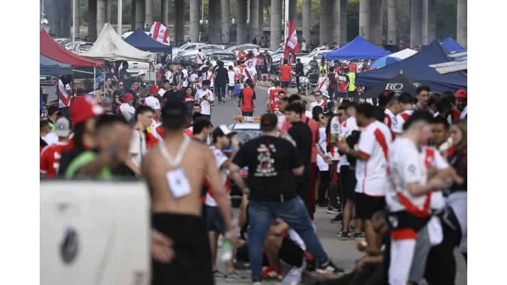 Los hinchas de River ingresando al Kempes ante Boca.