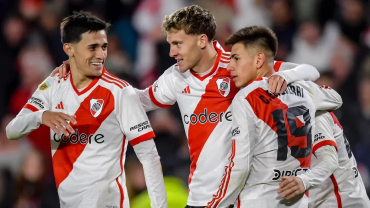 Los jugadores de River, a puro festejo de gol.
