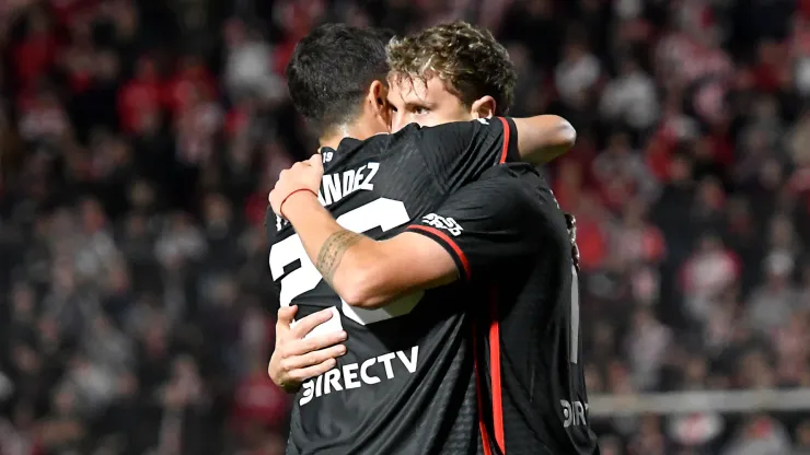 El abrazo entre Colidio y Nacho Fernández.
