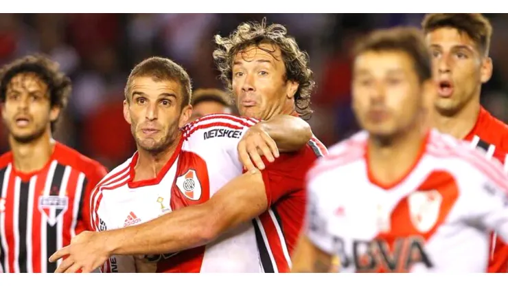 Lugano jugando contra River en el Monumental
