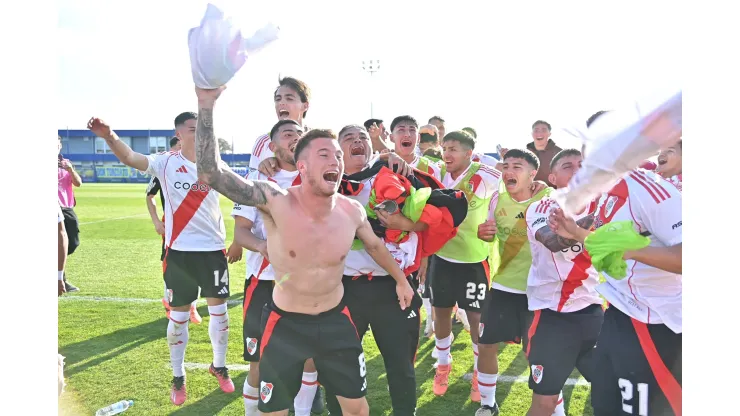 El festejo de la Reserva de River tras ganar el Superclásico.
