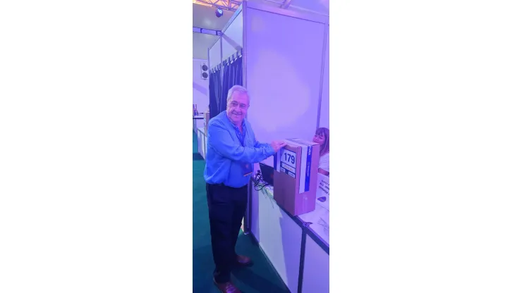 Jorge Amor Ameal votando (Fuente: Cadena_Xeneize)