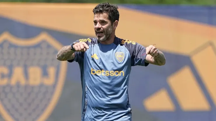 Gago arma el equipo de Boca ante Unión.
