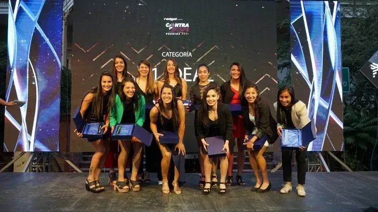 Este es el XI ideal de la temporada 2021 de la Gala del Fútbol Femenino, los Premios Contragolpe, que se entregaron en la Casa de la Cultura de Ñuñoa. Foto:Emilio Ramírez/RedGol.