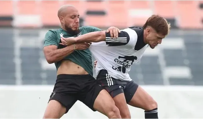 Leonardo Gil en el amistoso ante Wanderers