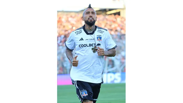 Futbol, Presentacion de Arturo Vidal.
El jugador de Colo Colo Arturo Vidal es presentado en el estadio Monumental .
Santiago, Chile.
01/02/2024
Marcelo Hernandez/Photosport

Football, Presentation of Arturo Vidal.
Colo Colo player Arturo Vidal is presented at the Monumental stadium.
Santiago, Chile..
01/02/2024
Marcelo Hernandez/Photosport