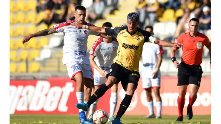 Coquimbo Unido y La Calera no se hicieron daño (Photosport)