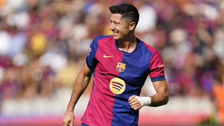 Robert Lewandowski estará em campo pelo Barcelona. Foto: Imago
