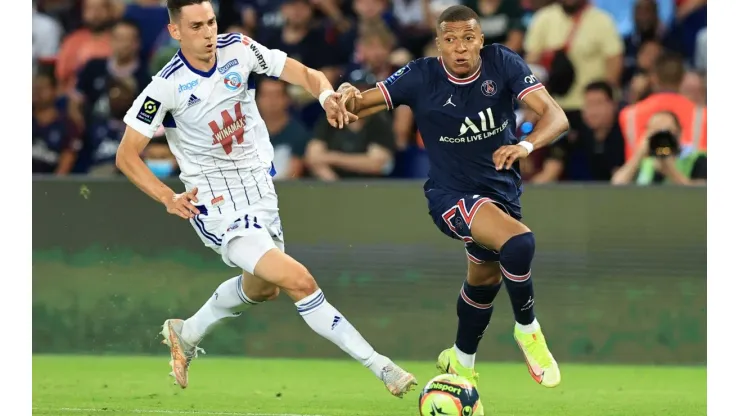 Paris Saint Germain v RC Strasbourg - Ligue 1 Uber Eats
